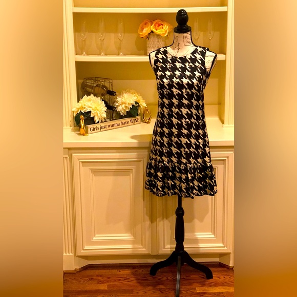 J.Crew Houndstooth Silk Dress w/Ruffle Hem:XS Limited Time Closet Clean-out Sale - Picture 3 of 5